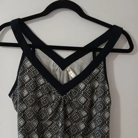 Jordache Jewel of the Nile Geometric Print Black Gray Sleeveless Blouse Medium - Picture 2 of 10